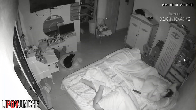 Couple watching tv-show before sweet sleep (night cam)