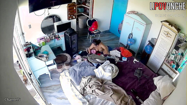 Two fat people dressing to work (naked video from bedroom)