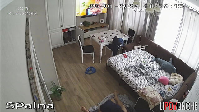 Guy watching his girlfriend satisfying her clit