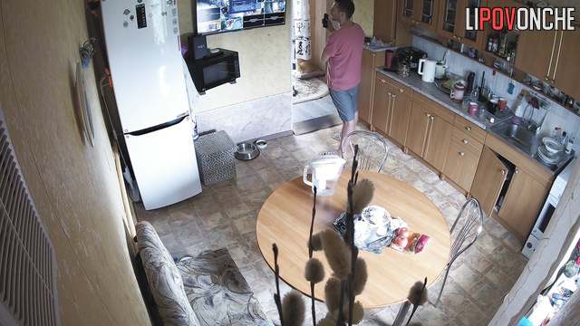 Brunet jerking off fast on a hidden camera video