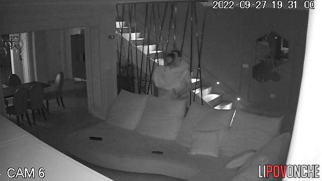 It was unplanned sex on the first date / living room tape