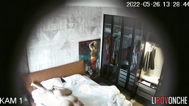 Hot 69 sex - couple knows how to make the night sweet