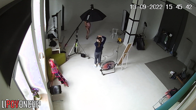 Pregnant girl has gone crazy and is photographed naked