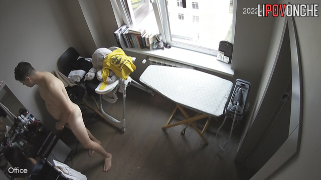 Naked guy wants to jerk off to his sexy girlfriend
