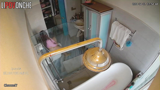 Juicy girl peeing before important meeting - bathroom tape