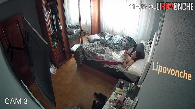 Sleepy brunette wants to fuckinstead of staying in the bed