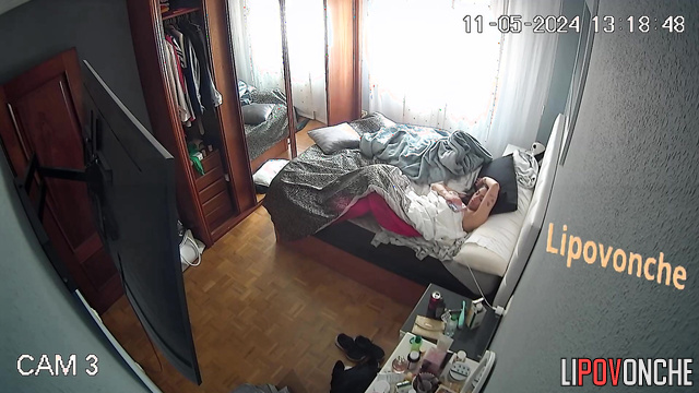 Sleepy brunette wants to fuckinstead of staying in the bed