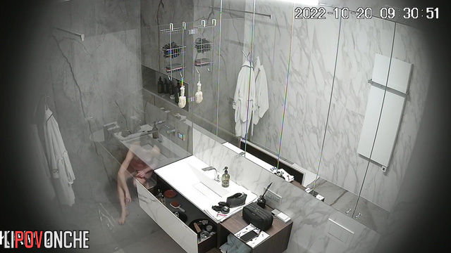 Pretty bitch washing herself before oral sex
