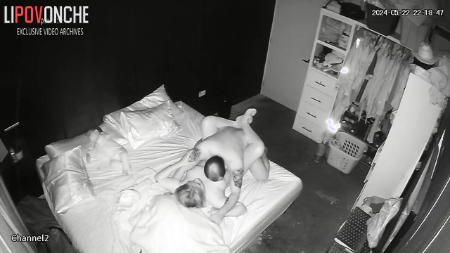 Juicy blonde enjoying club guy's dick (night tape)
