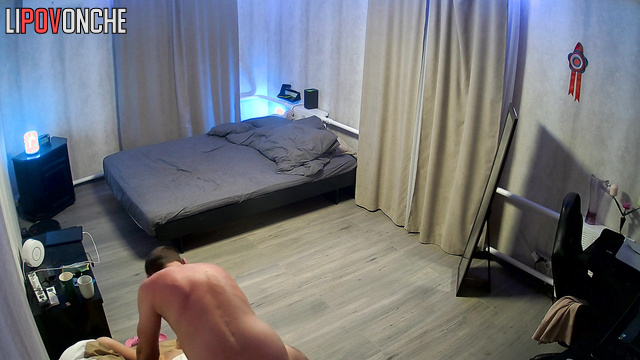 This couple fucked very vigorously for an hour (bedroom video)