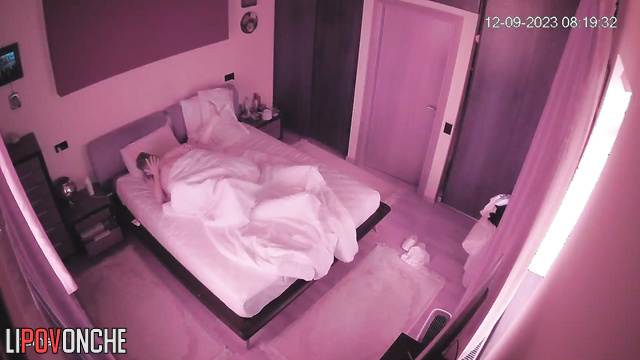 Guy invited babe home and immediately fucked her