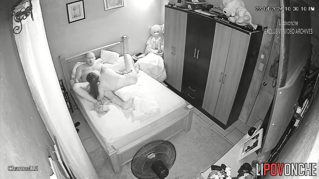 Busty babe saddled her bald guy (hot adult tapes)