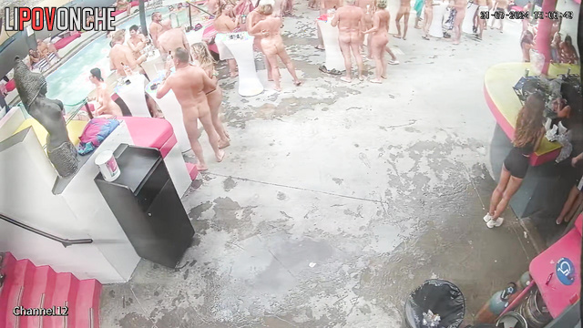 It was mind-blowing sex party near the pool (hidden cam)