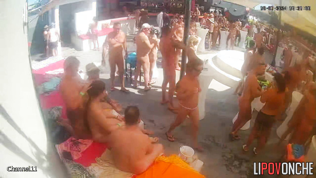 Public sex scenes - people did it at an adult party