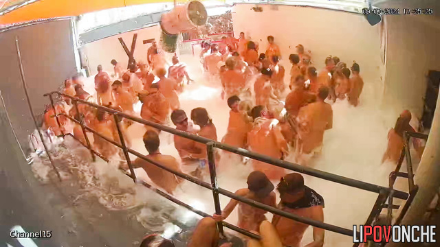 Interesting encounters with dancing people in foam