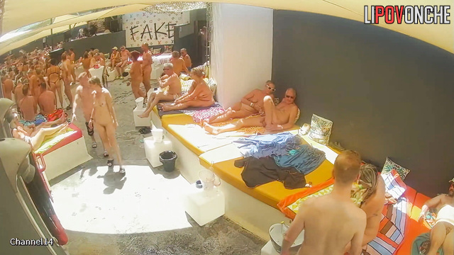 Hot kisses and sensual fuck at the adult naked party
