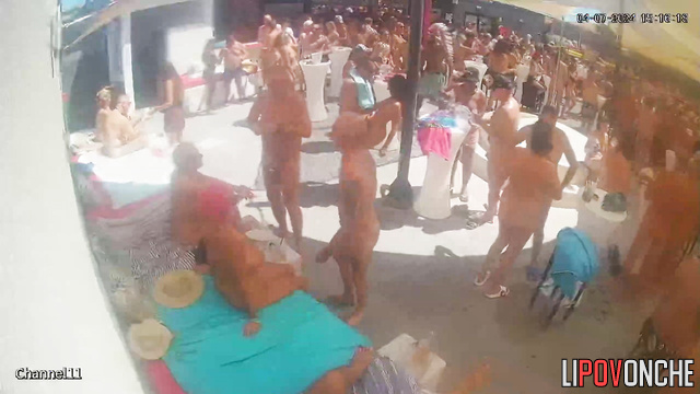 Cool live video from swinger club, watch it now