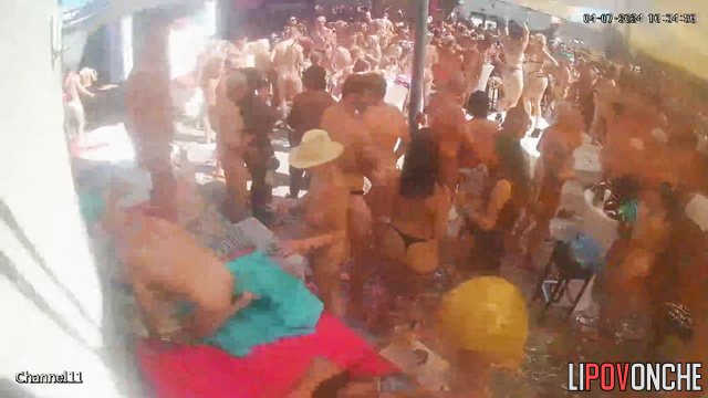 Cool live video from swinger club, watch it now