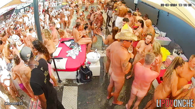 Horny people fucking and kissing right in the pool