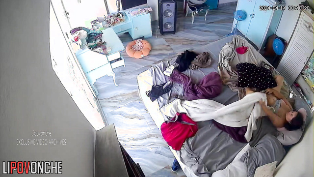 Hot and long solo masturbation from bedroom (fat babe having fun)