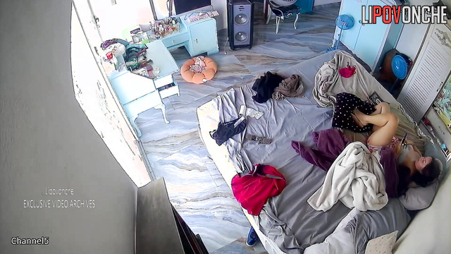 Hot and long solo masturbation from bedroom (fat babe having fun)
