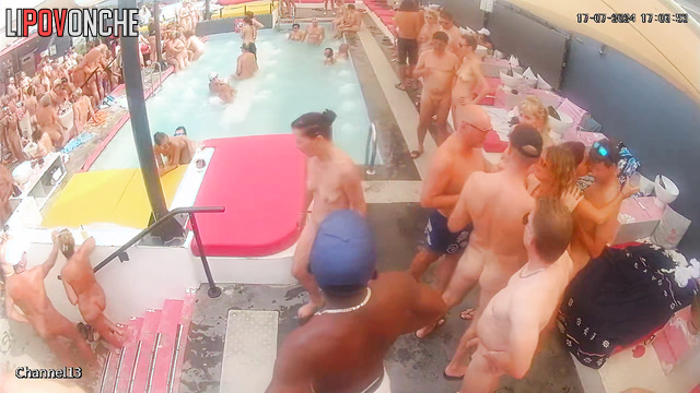 Swingers want this party will never end, live