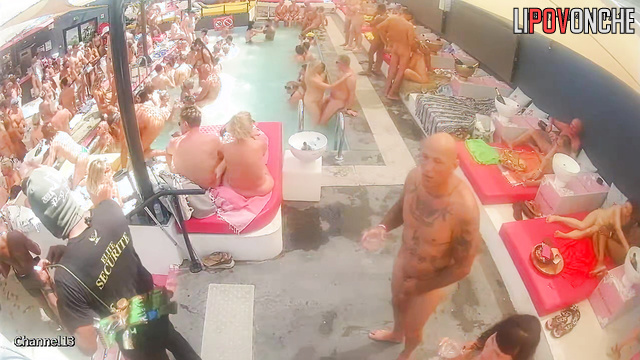 People sucking clits and cocks during swinger party