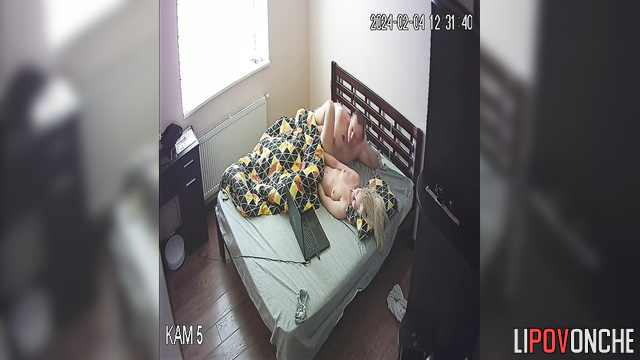 Man treated her mouth with his dick (bedroom scenes)