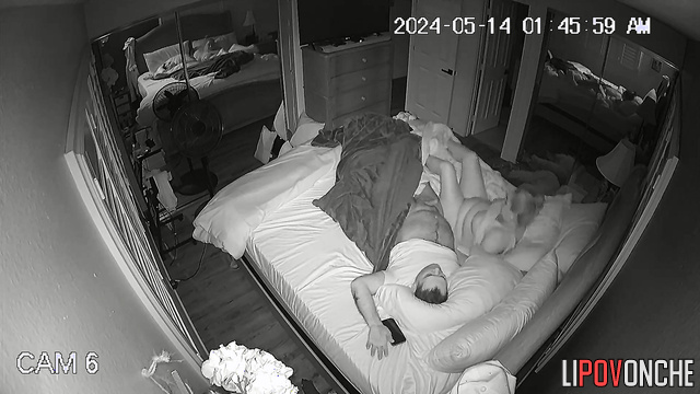 Very fast sex of a mature couple with a finish inside