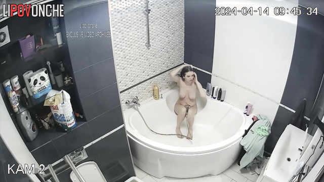 Naked brunette with juicy boobs asked his boy to watch her shower