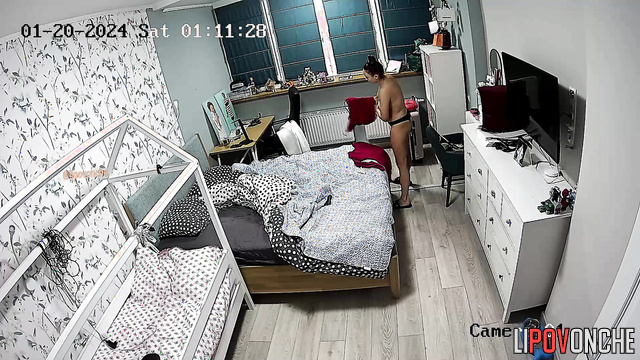 She liying in the bed with her relative but imagining the stud's dick