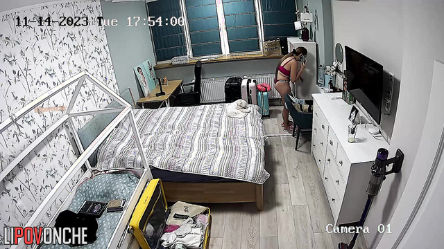 Babe quickly gets dressed for a date because she's late