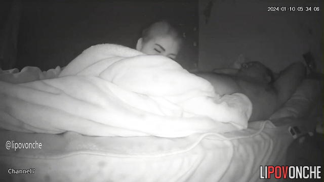 Big beauty woman sucking dick very diligently in the night