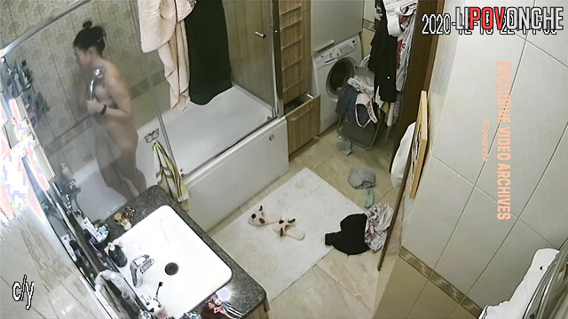 Usual routine of a single mother / bathroom hidden cam