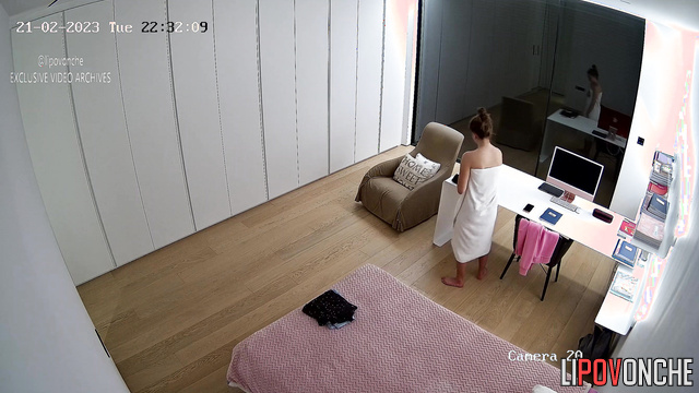 See the process of young lady with amazing body getting dressed for a walk