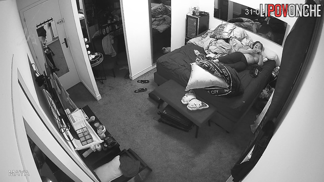 Guy came to her house to fuck her hard (hidden video)