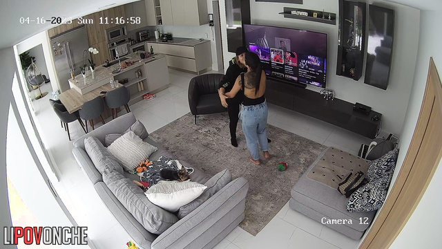 Chubby and skinny girls kissing in the living room