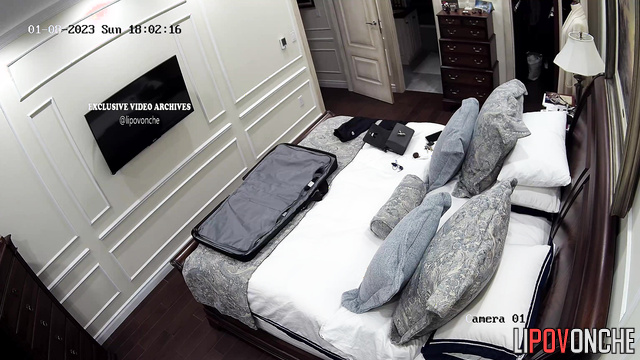 Blonde is going on a romantic trip with rich lover