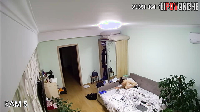 Tiny babe wants to cum sweet with her new sex toy