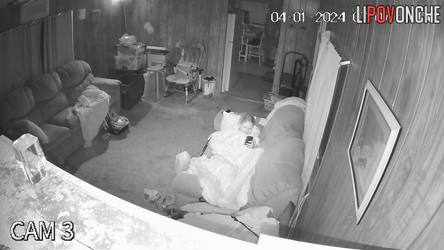 Blonde masturbating alone in the living room (live tape)