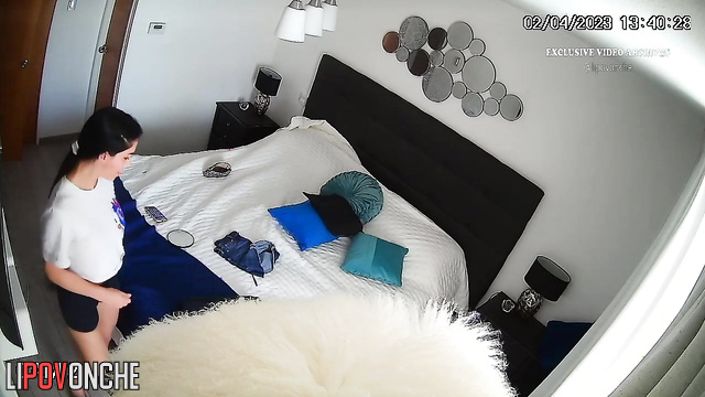 Brunette doesn't suspect that ex-boy is watching her room