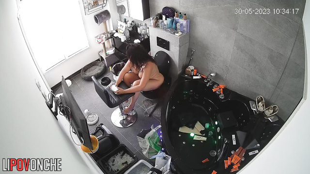 She doesn't suspect that a stranger is watching their peeing