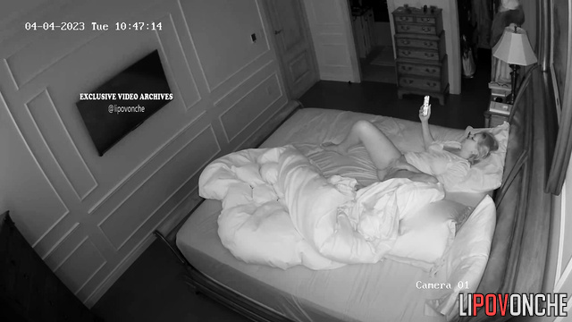 Solo scene in a huge bedroom - her pussy is so sweet