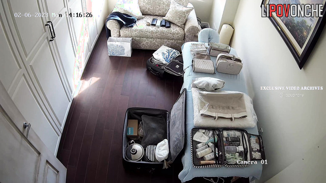 Bitch unpacking her things after a hottest long trip