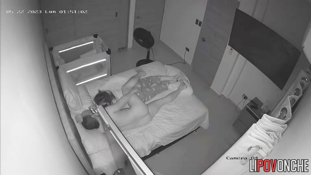 Crazy cowgirl fucking her guy so fast and passionetly