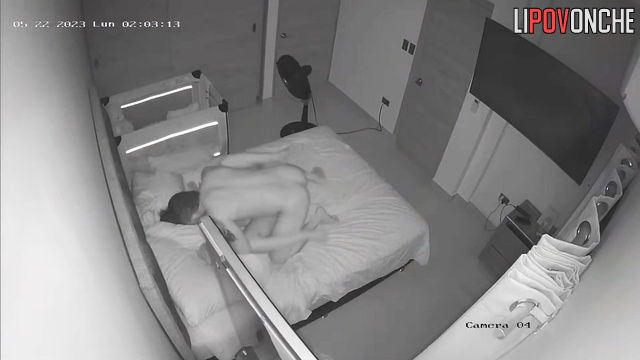 Crazy cowgirl fucking her guy so fast and passionetly