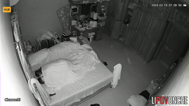 This couple wants to cum at the same time / bedroom porn