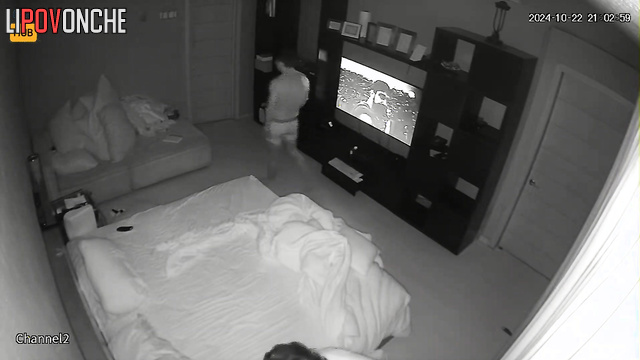 They kissing long and passionately (hidden cam fixed it)