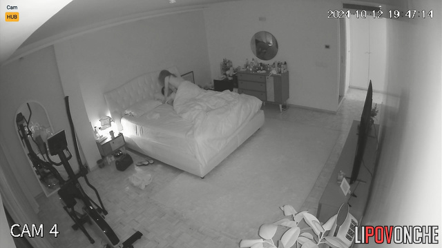 Time under sheets is the best for this couple / hot video
