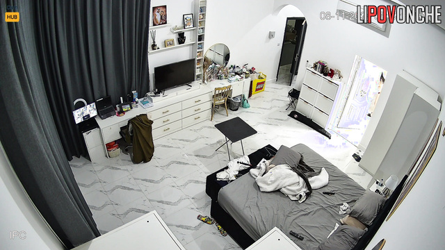 Hidden camera in the bedroom of an Emirati family. Want to watch a naked Arab wife?